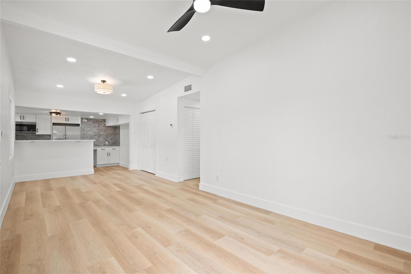 Image 6 of 23 For 4606 Paxton Avenue