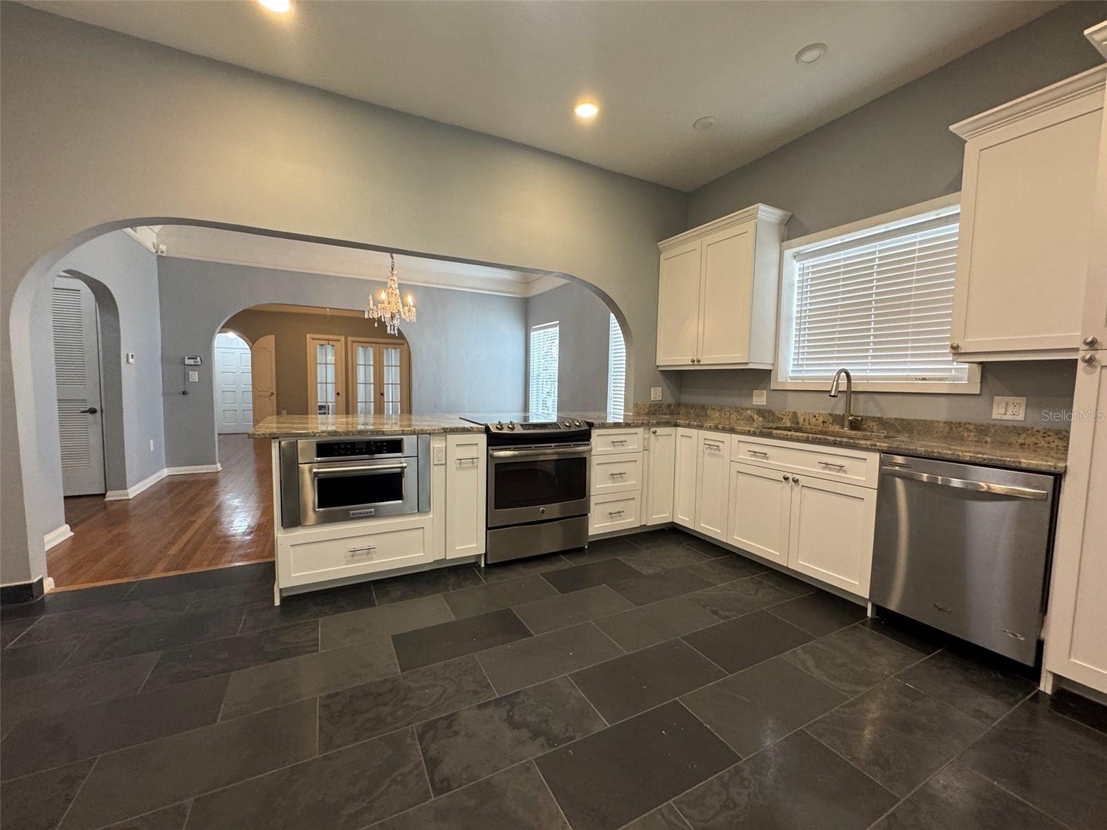 Image 13 of 42 For 125 Adalia Avenue