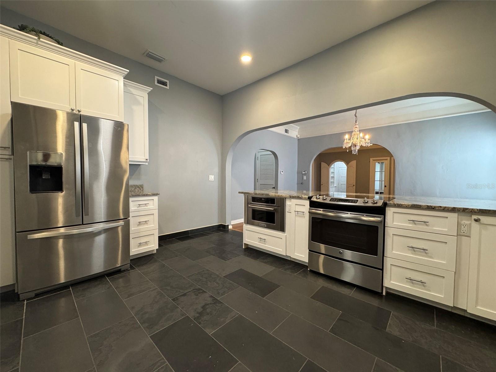 Image 14 of 42 For 125 Adalia Avenue