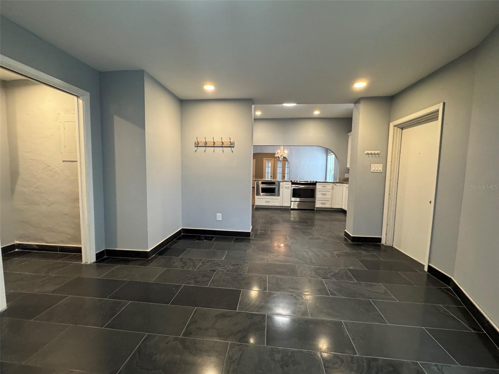 Image 17 of 42 For 125 Adalia Avenue