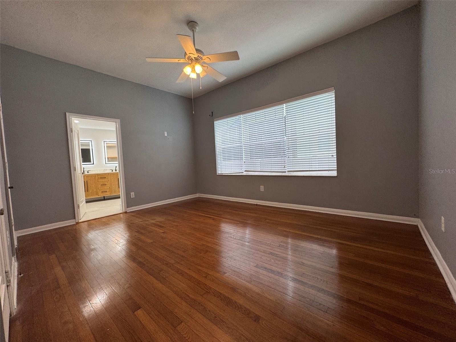 Image 19 of 42 For 125 Adalia Avenue