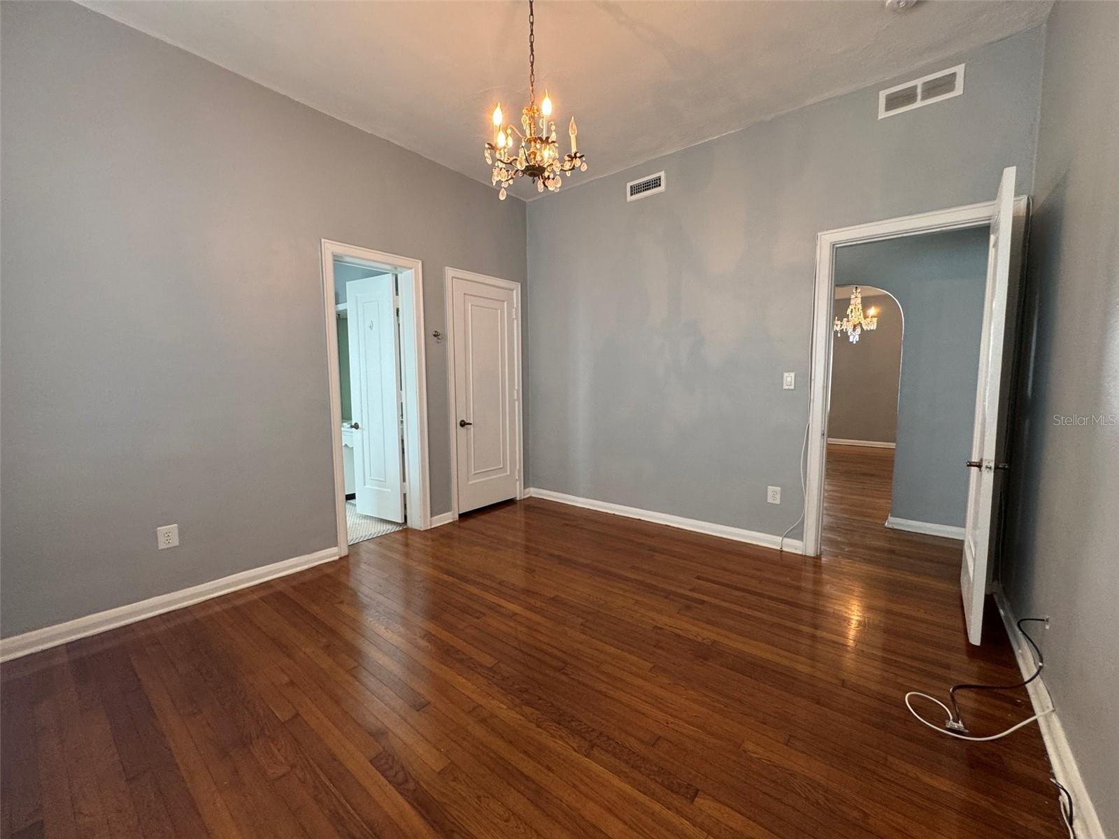 Image 32 of 42 For 125 Adalia Avenue