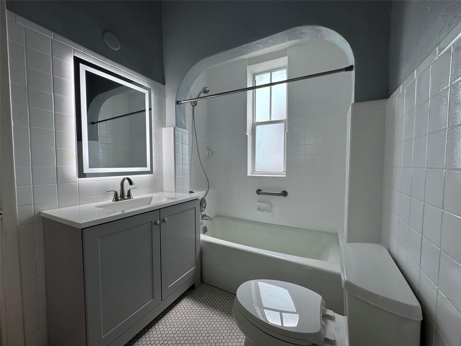 Image 34 of 42 For 125 Adalia Avenue