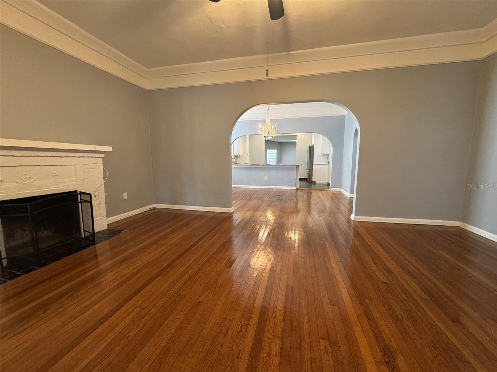 Image 5 of 42 For 125 Adalia Avenue