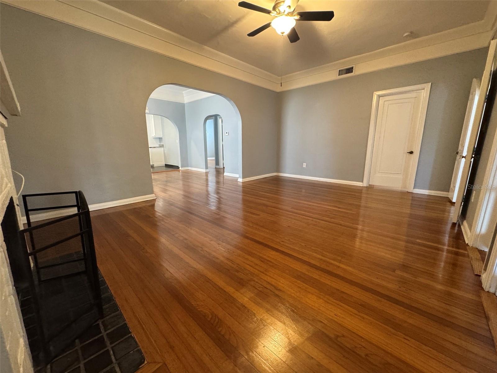 Image 6 of 42 For 125 Adalia Avenue