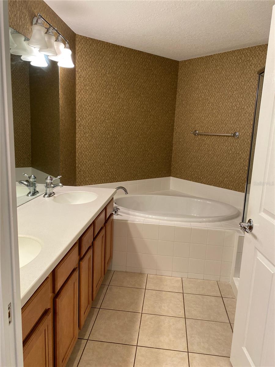 Image 19 of 42 For 2066 Carriage Lane