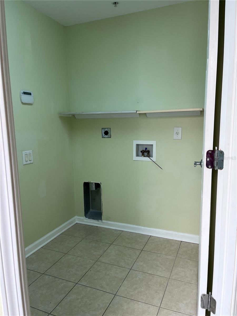Image 34 of 42 For 2066 Carriage Lane