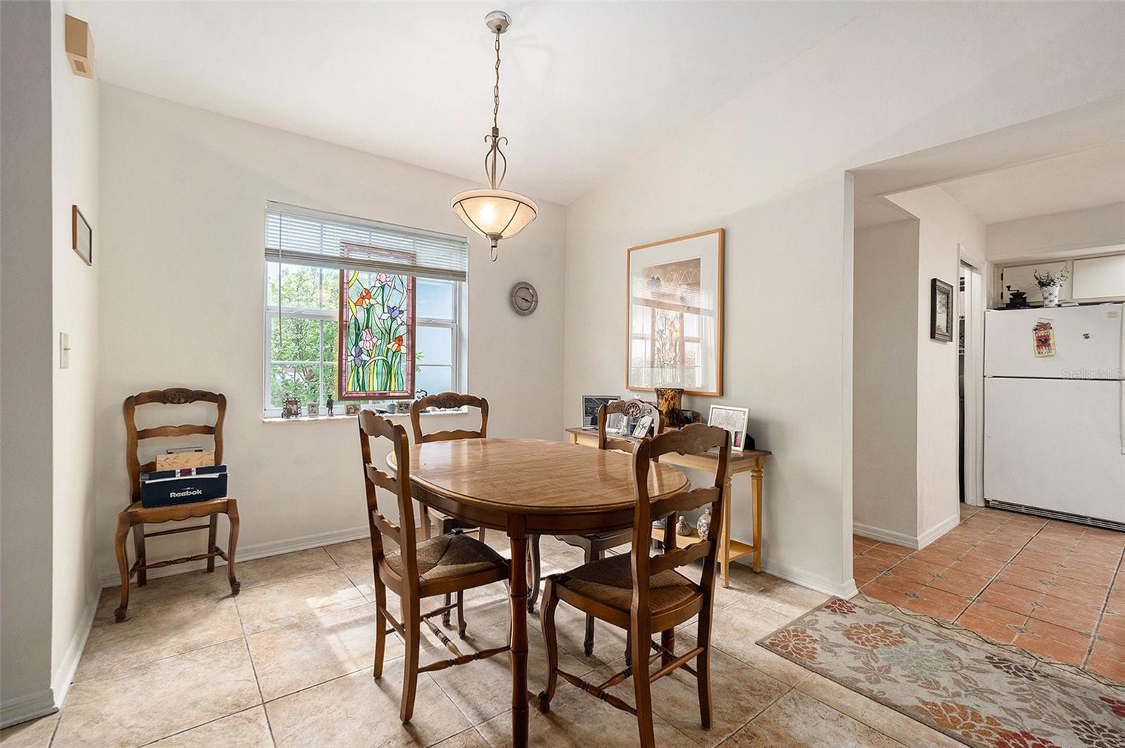Image 12 of 30 For 8825 Manos Circle