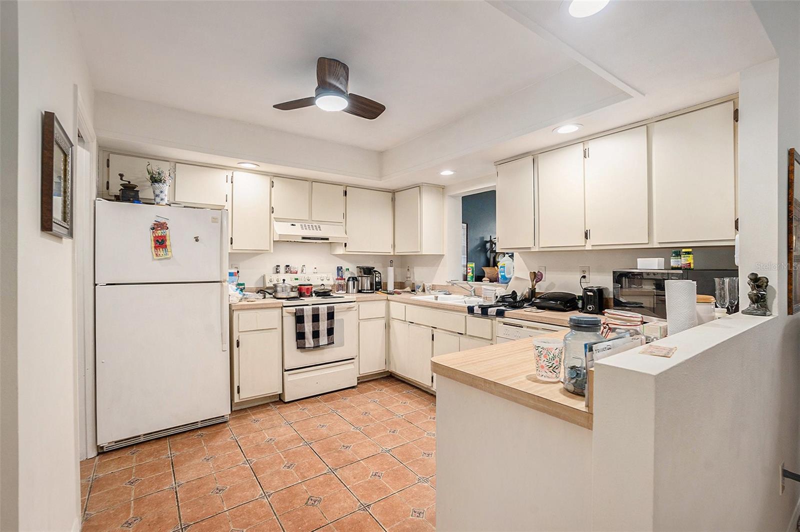 Image 13 of 30 For 8825 Manos Circle
