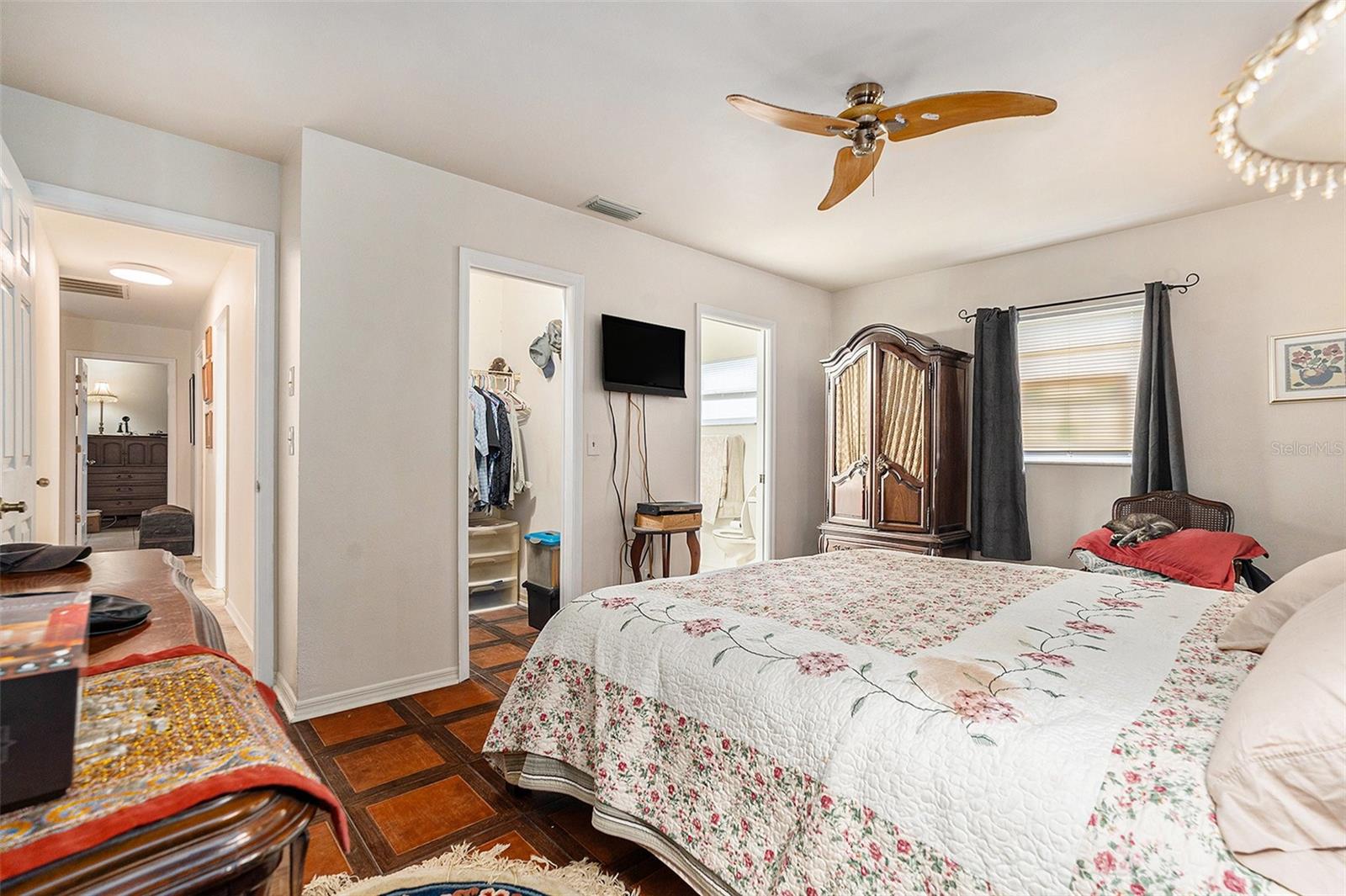 Image 21 of 30 For 8825 Manos Circle