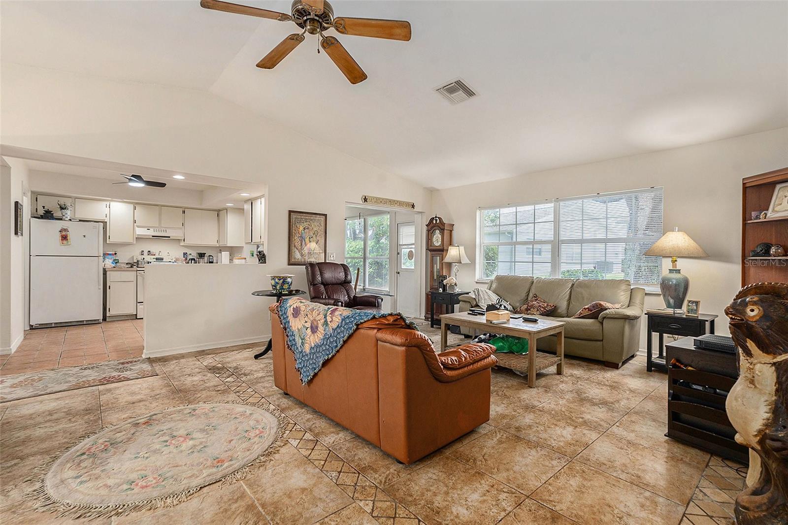 Image 5 of 30 For 8825 Manos Circle