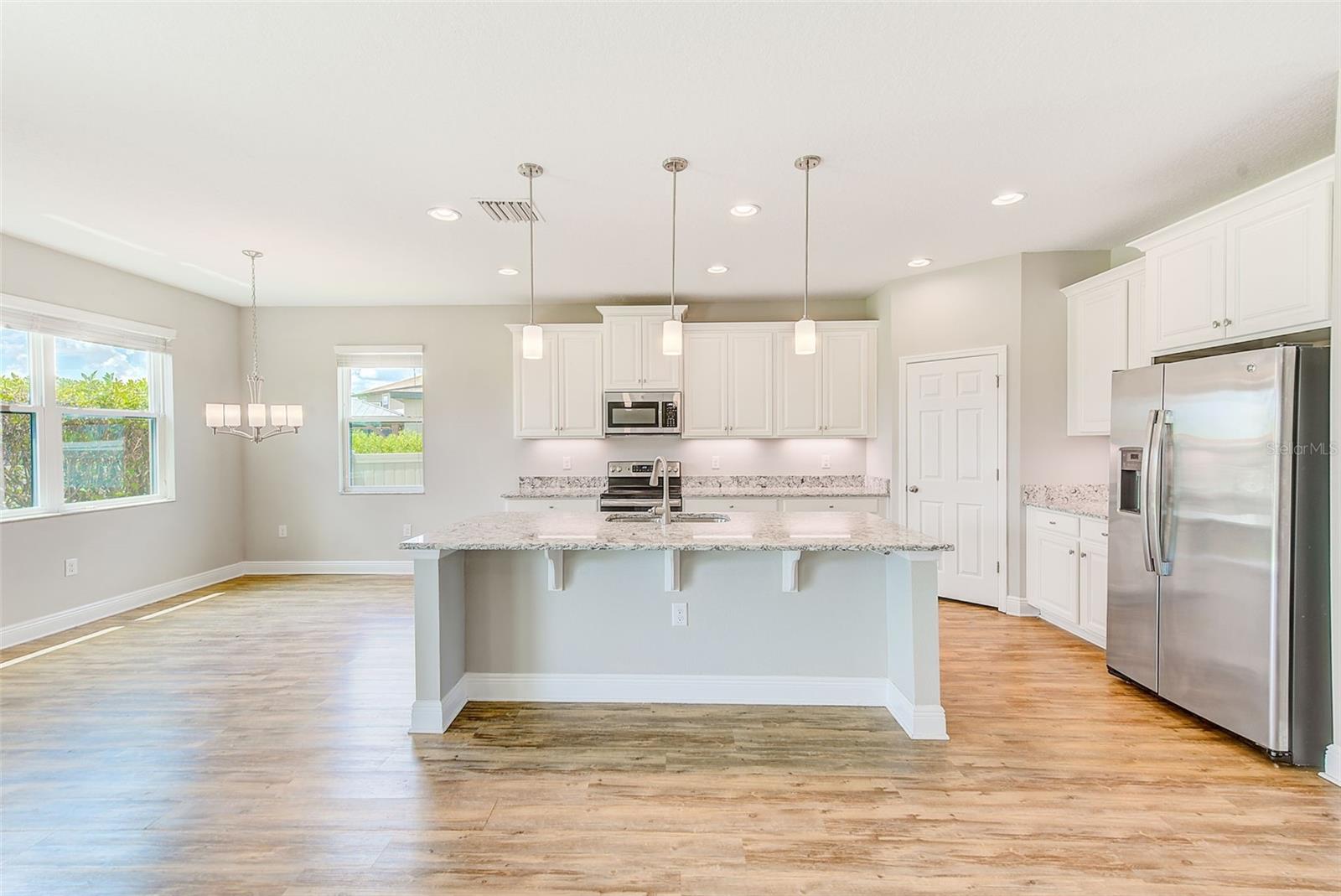 Image 13 of 77 For 8044 Lago Mist Way