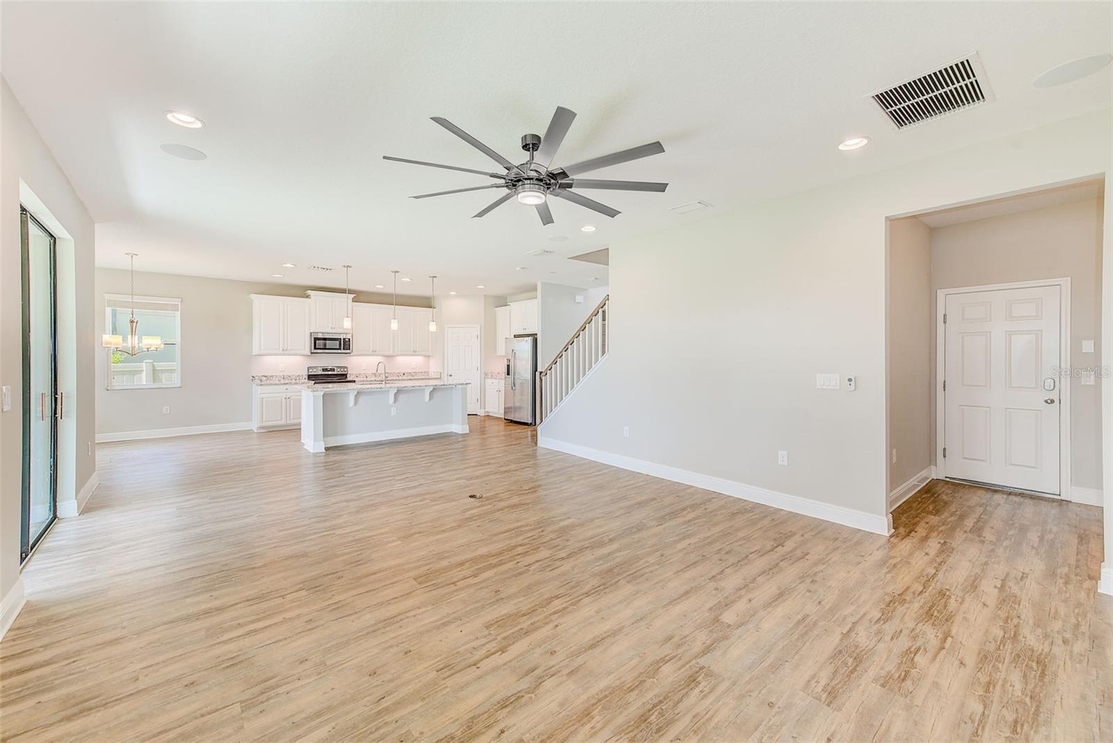 Image 21 of 77 For 8044 Lago Mist Way