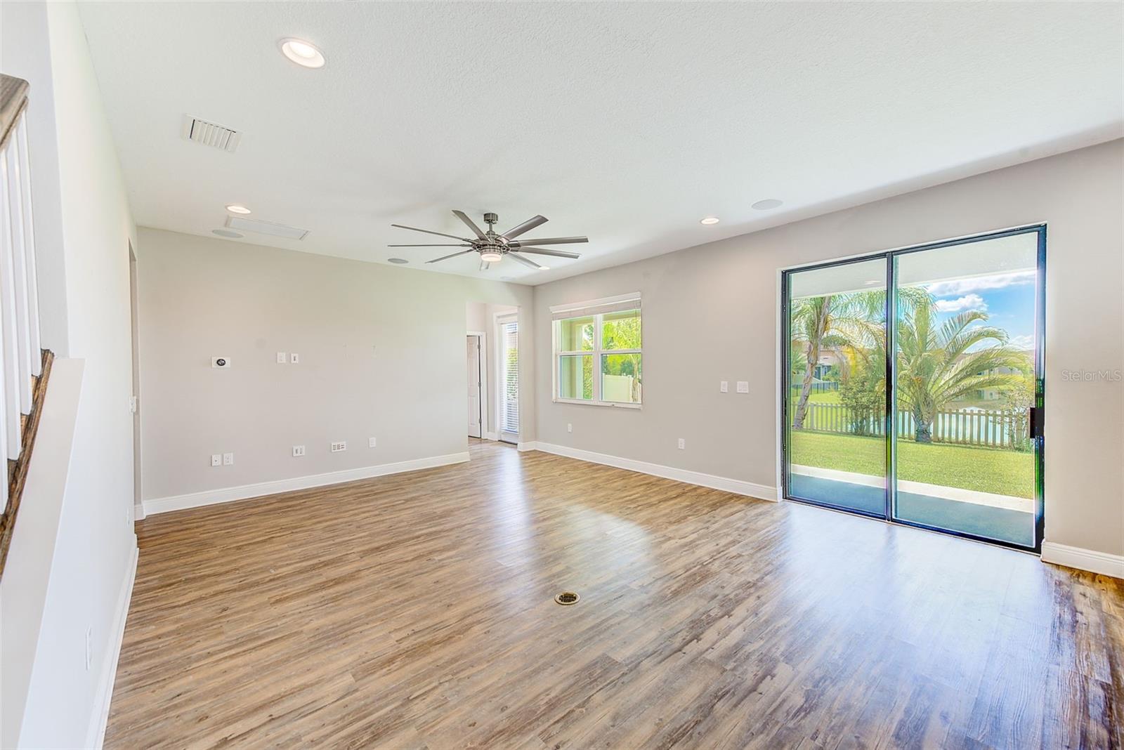 Image 22 of 77 For 8044 Lago Mist Way