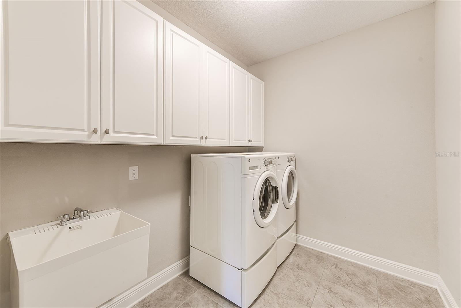 Image 39 of 77 For 8044 Lago Mist Way