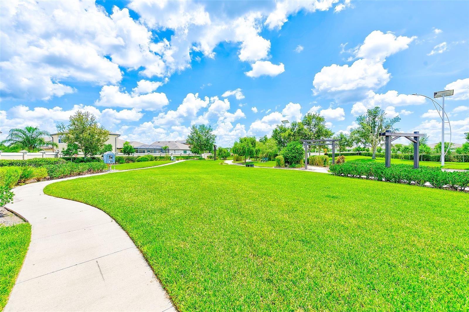 Image 61 of 77 For 8044 Lago Mist Way