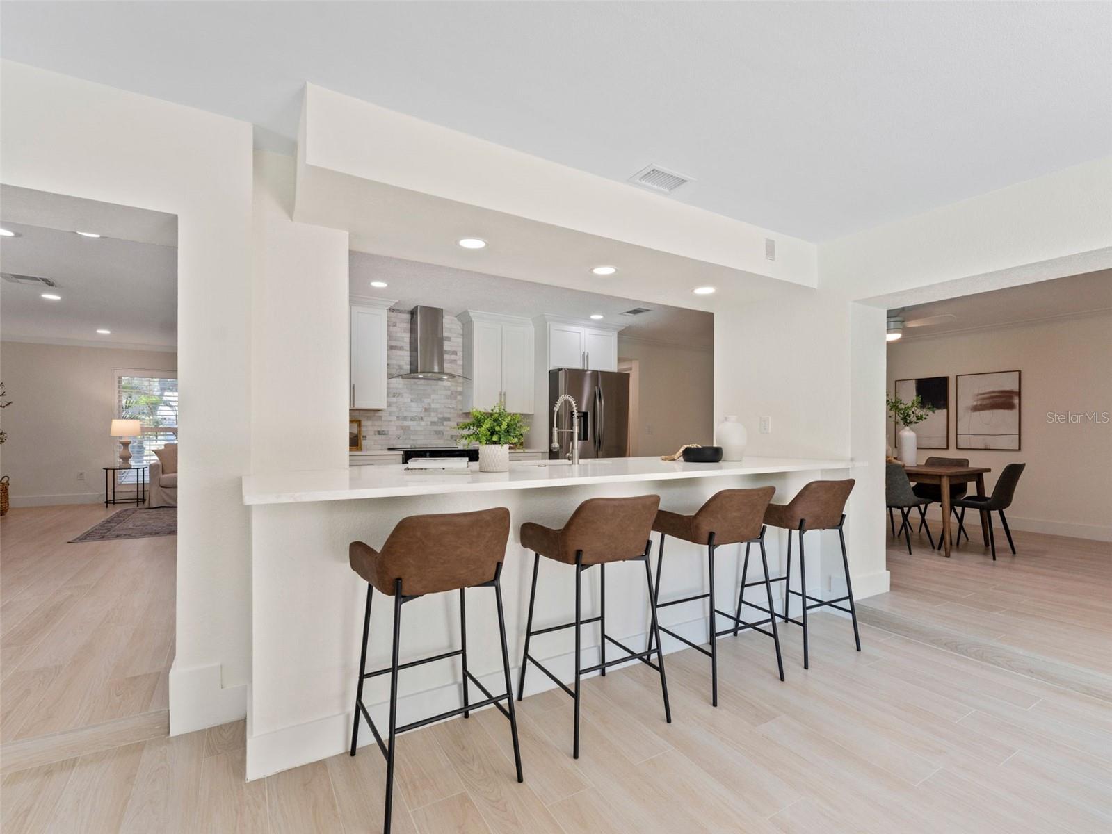 Image 12 of 39 For 7220 Sunshine Drive S