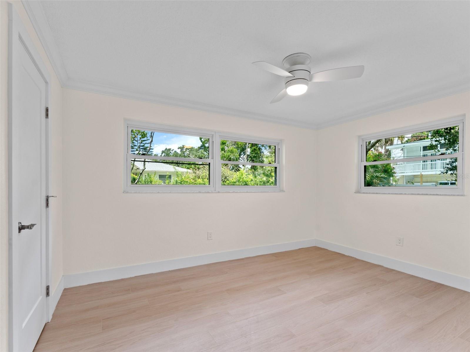 Image 25 of 39 For 7220 Sunshine Drive S
