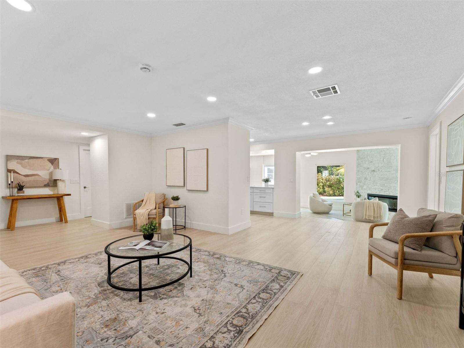 Image 8 of 39 For 7220 Sunshine Drive S