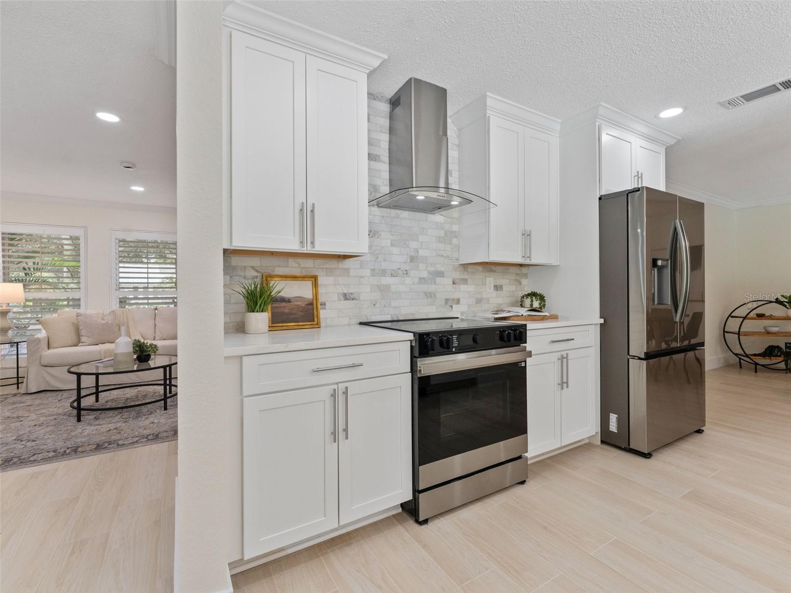 Image 9 of 39 For 7220 Sunshine Drive S