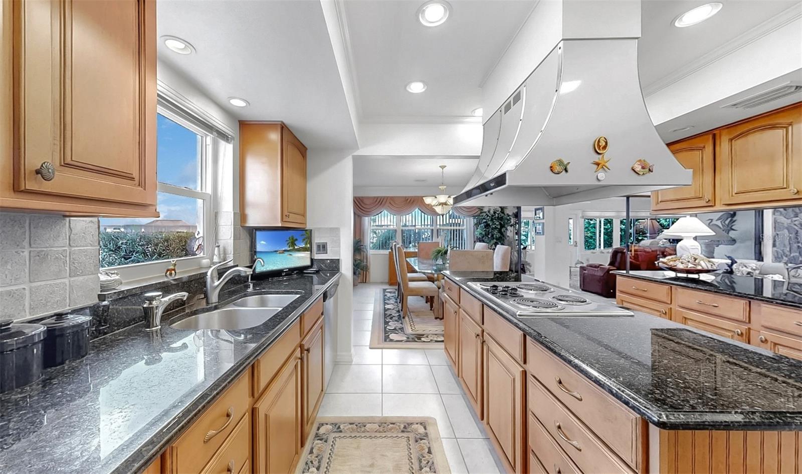 Image 28 of 78 For 929 Symphony Isles Boulevard