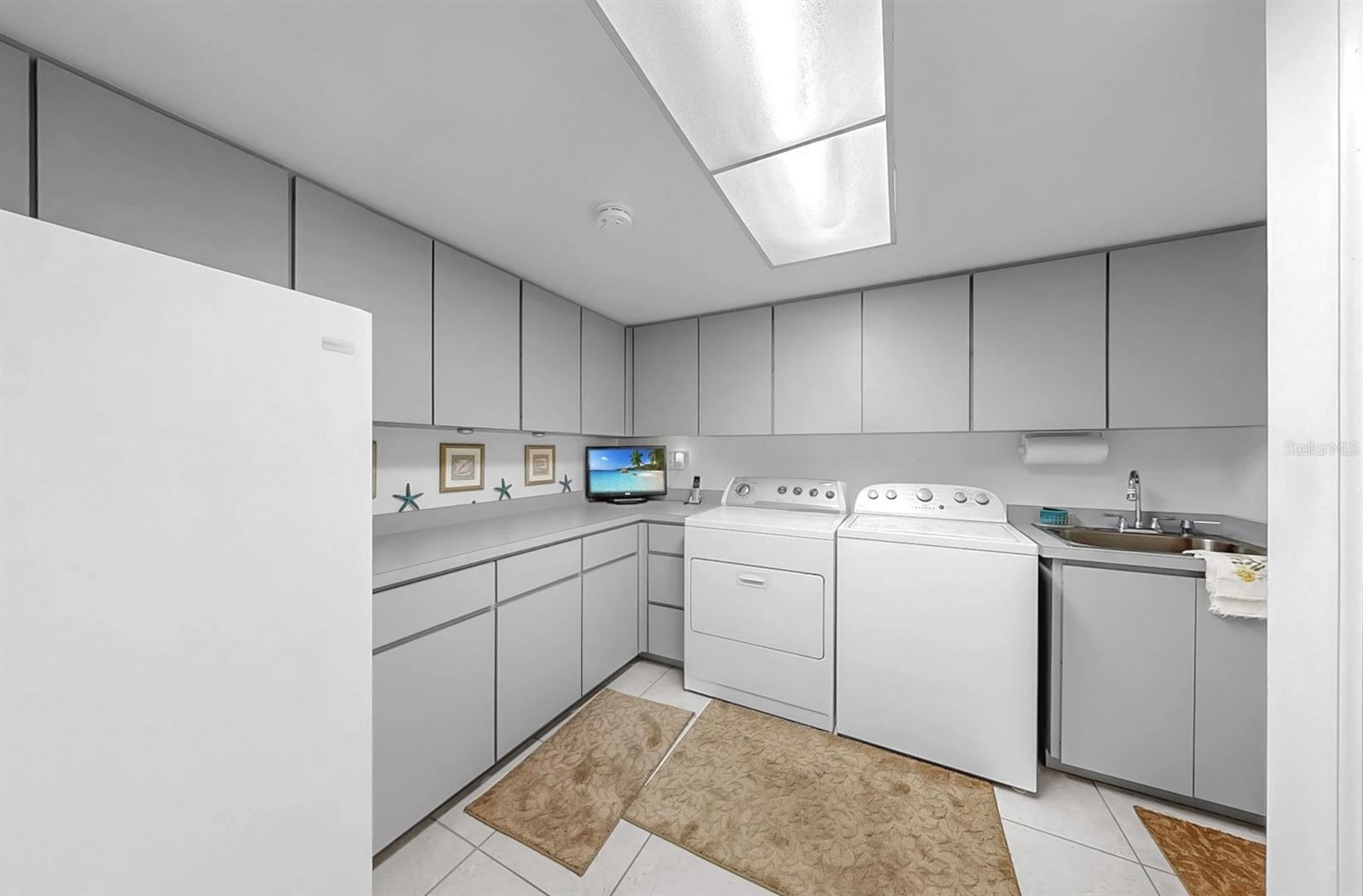 Image 44 of 78 For 929 Symphony Isles Boulevard