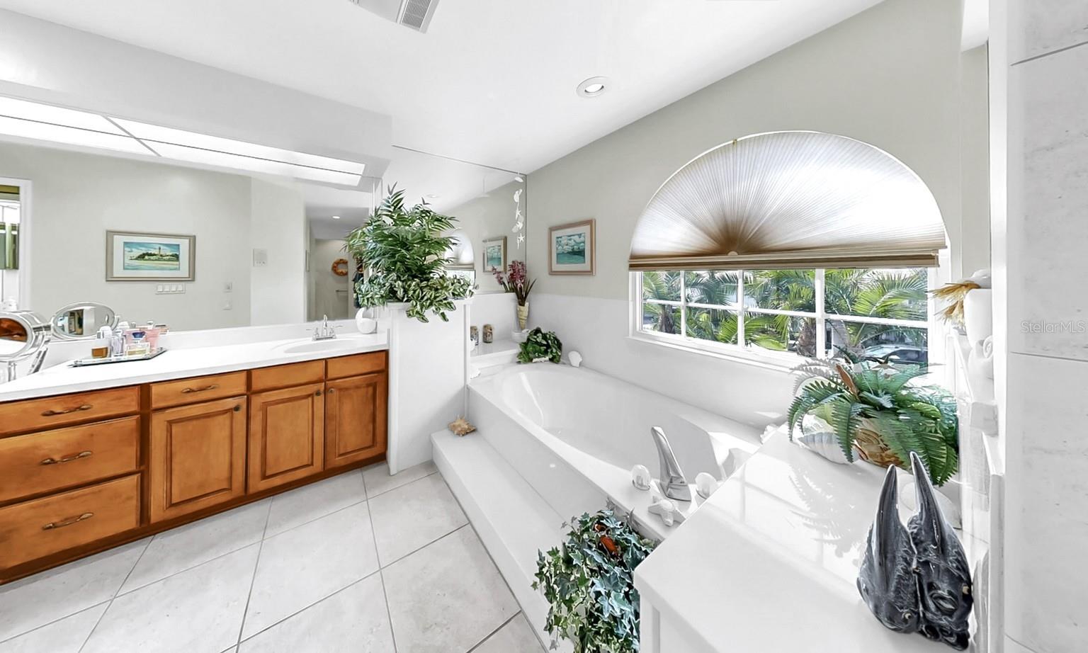 Image 51 of 78 For 929 Symphony Isles Boulevard