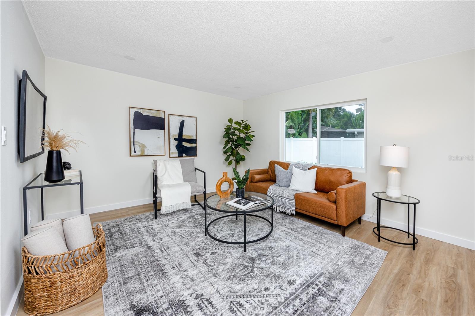 Image 17 of 43 For 2541 Columbus Way S