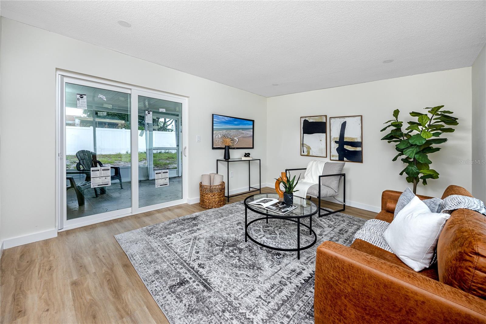Image 18 of 43 For 2541 Columbus Way S