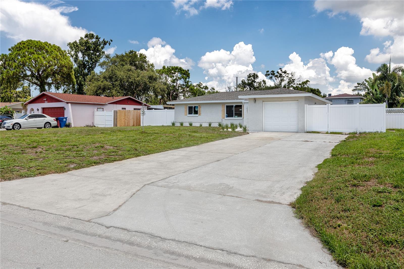 Image 2 of 43 For 2541 Columbus Way S