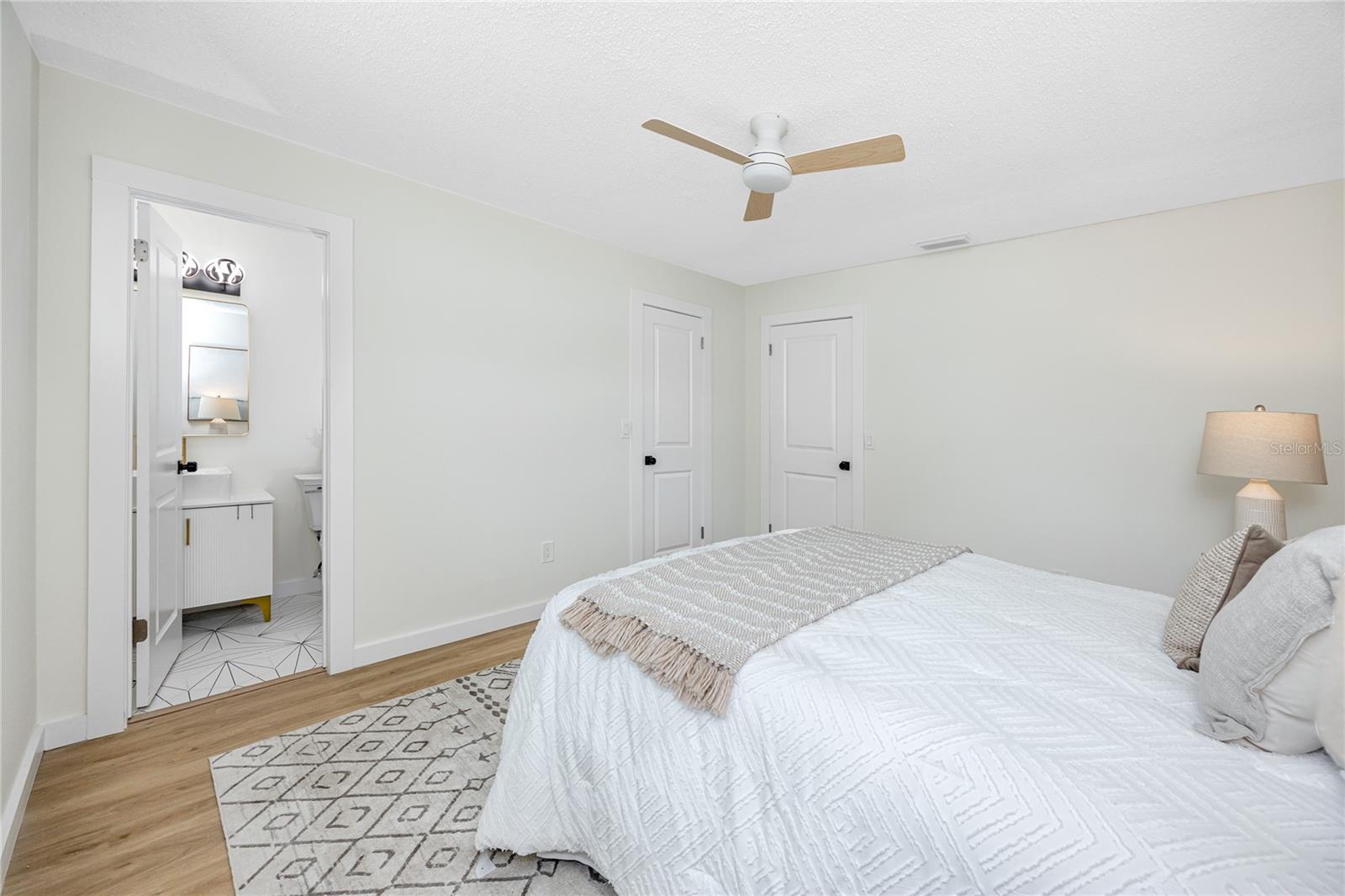 Image 21 of 43 For 2541 Columbus Way S