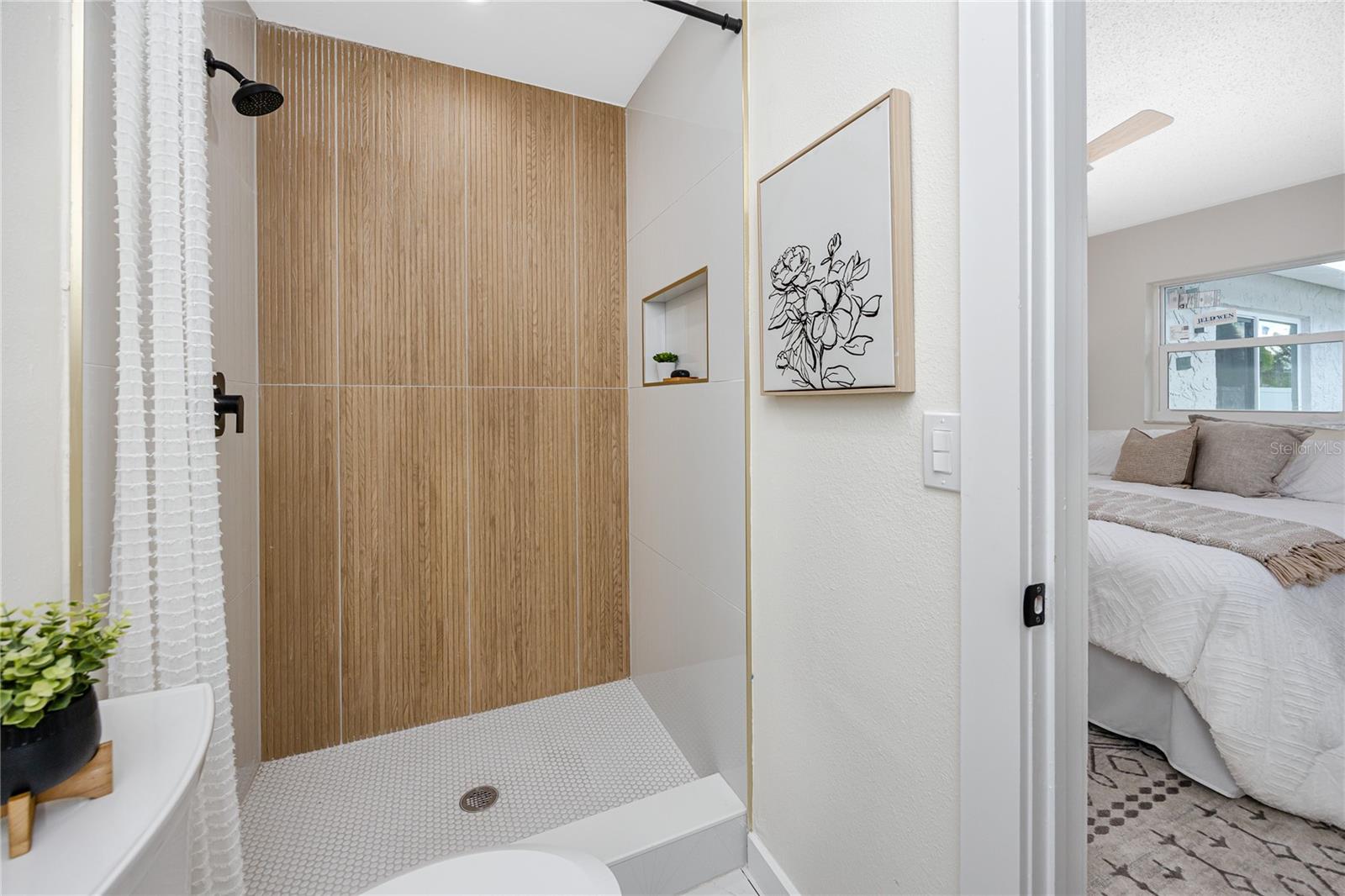 Image 23 of 43 For 2541 Columbus Way S