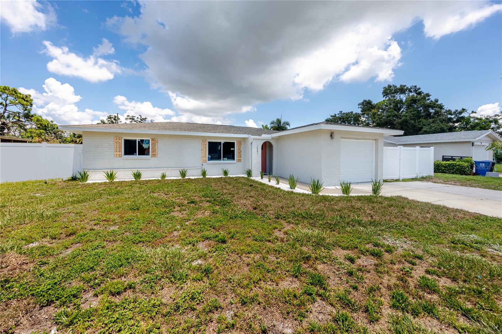 Image 3 of 43 For 2541 Columbus Way S