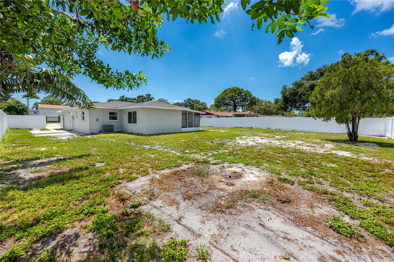 Image 32 of 43 For 2541 Columbus Way S
