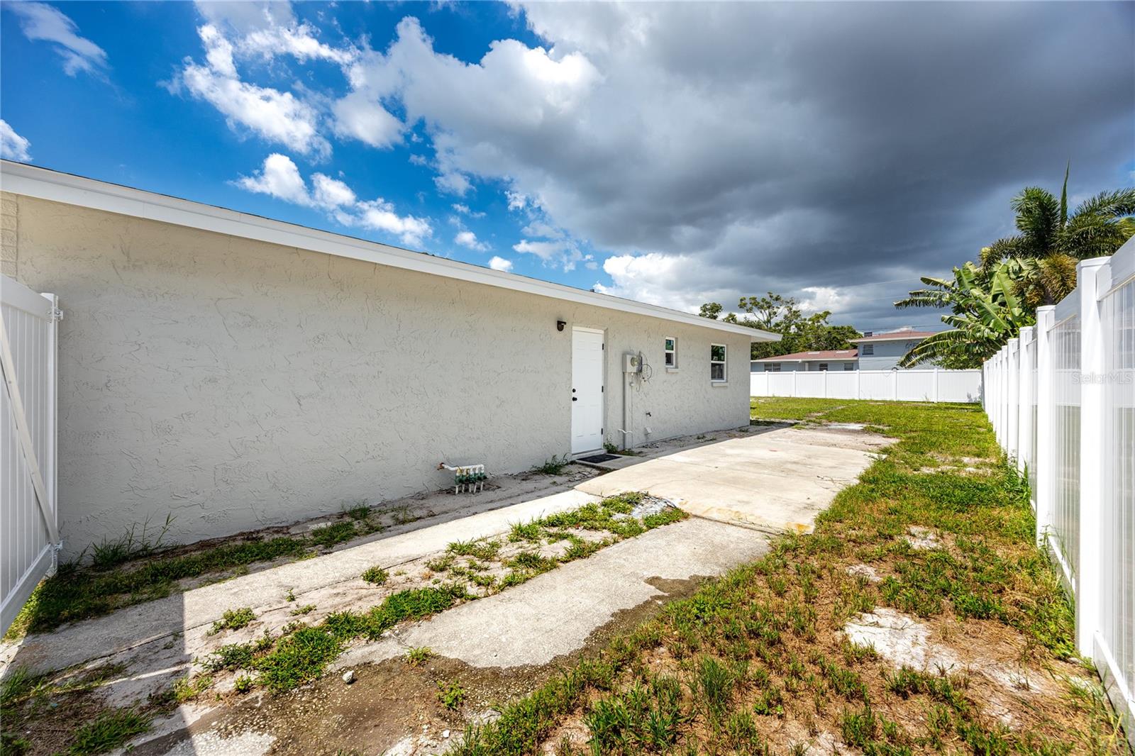 Image 33 of 43 For 2541 Columbus Way S
