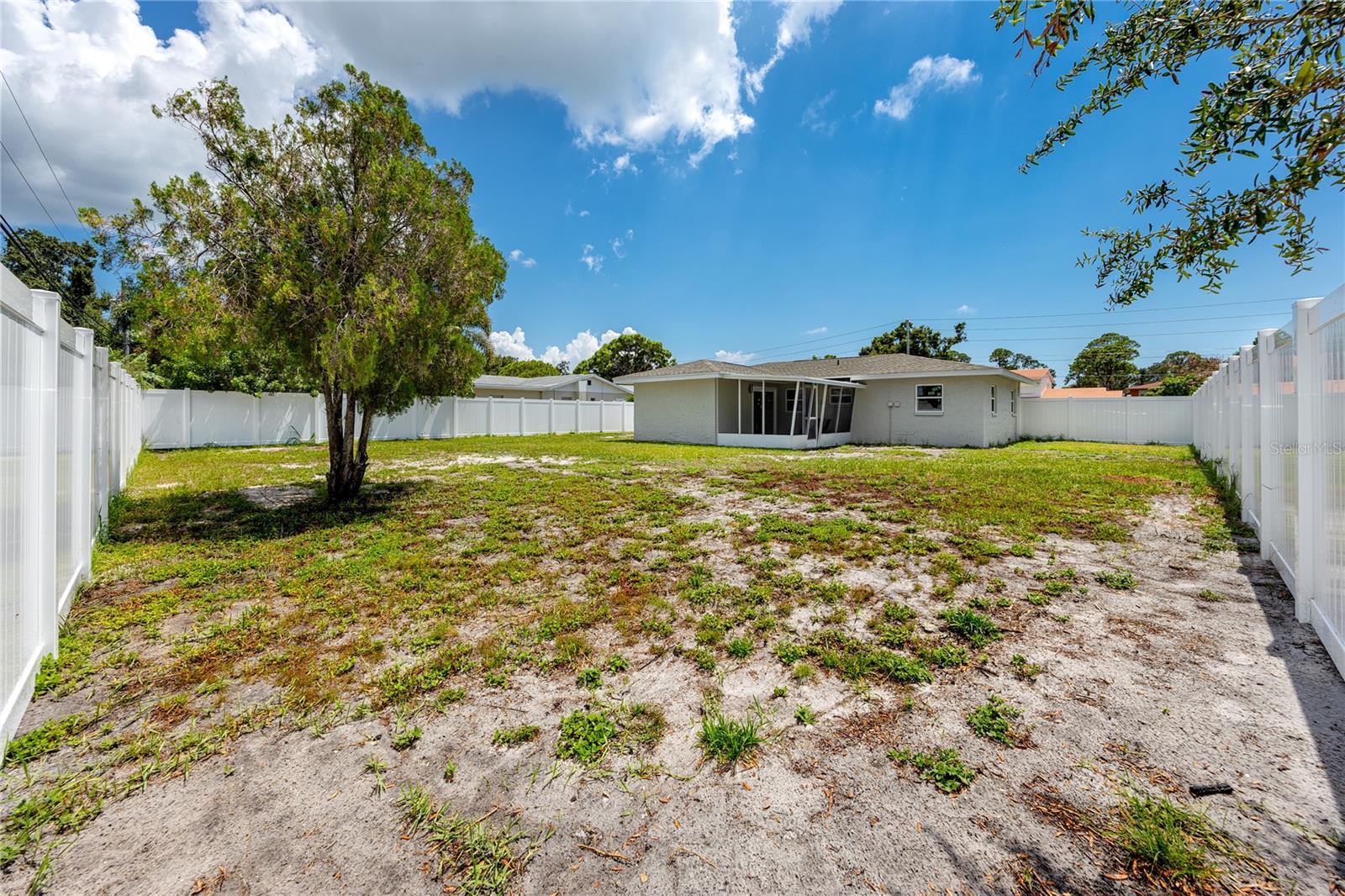 Image 34 of 43 For 2541 Columbus Way S