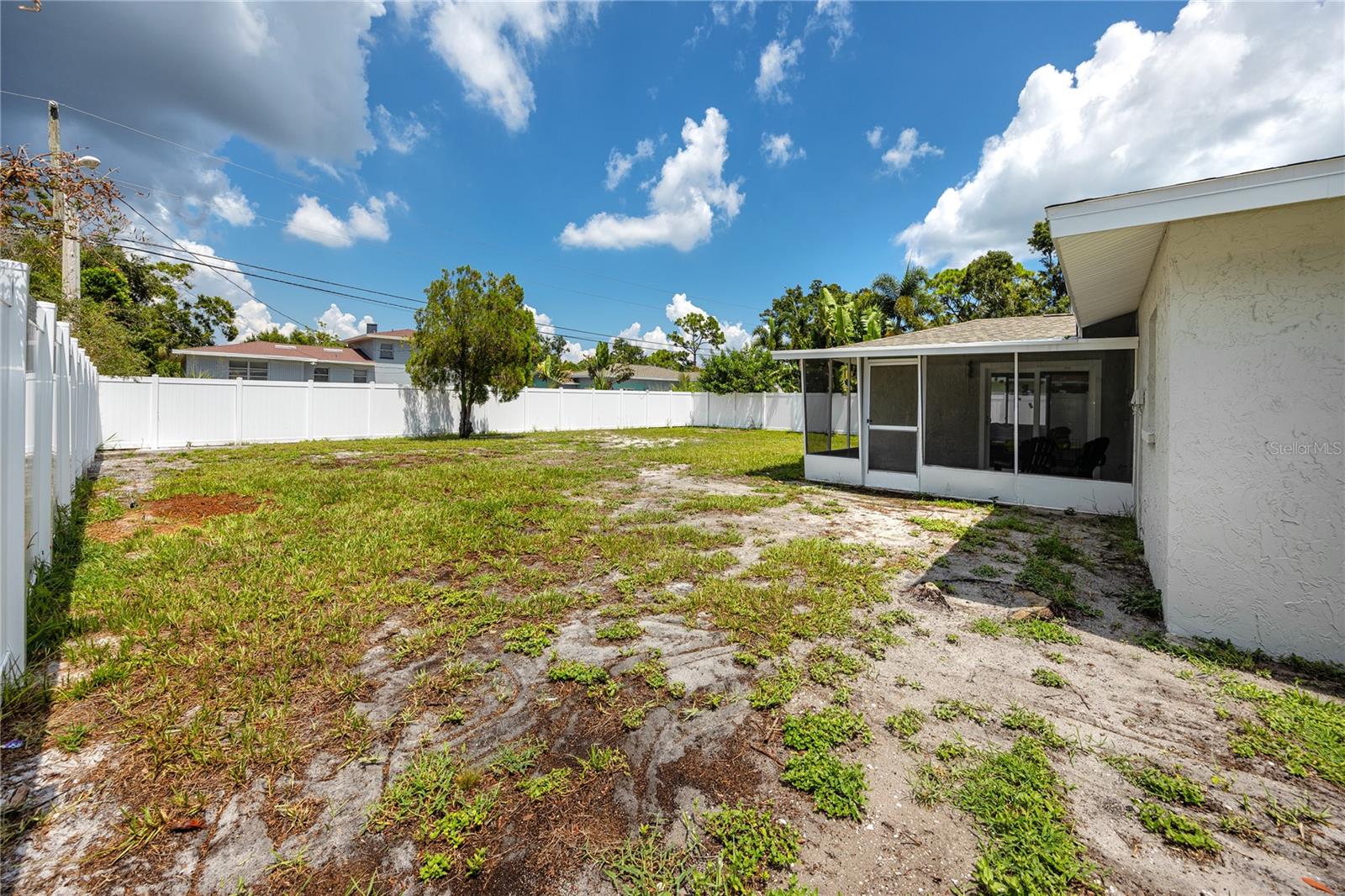 Image 35 of 43 For 2541 Columbus Way S