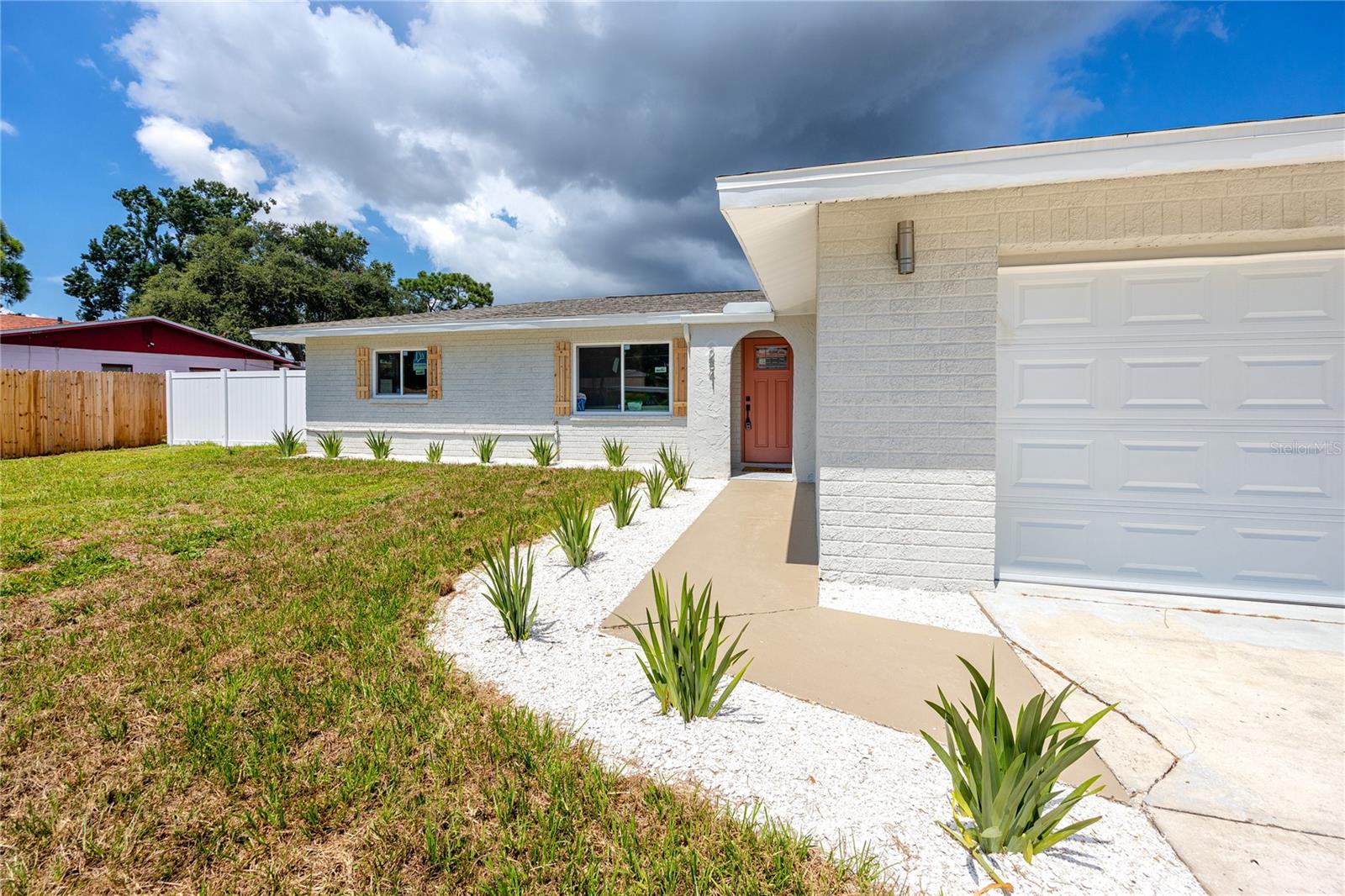 Image 4 of 43 For 2541 Columbus Way S