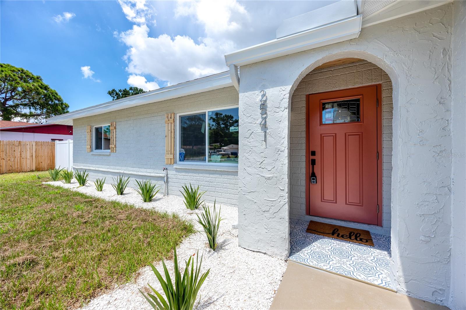 Image 5 of 43 For 2541 Columbus Way S