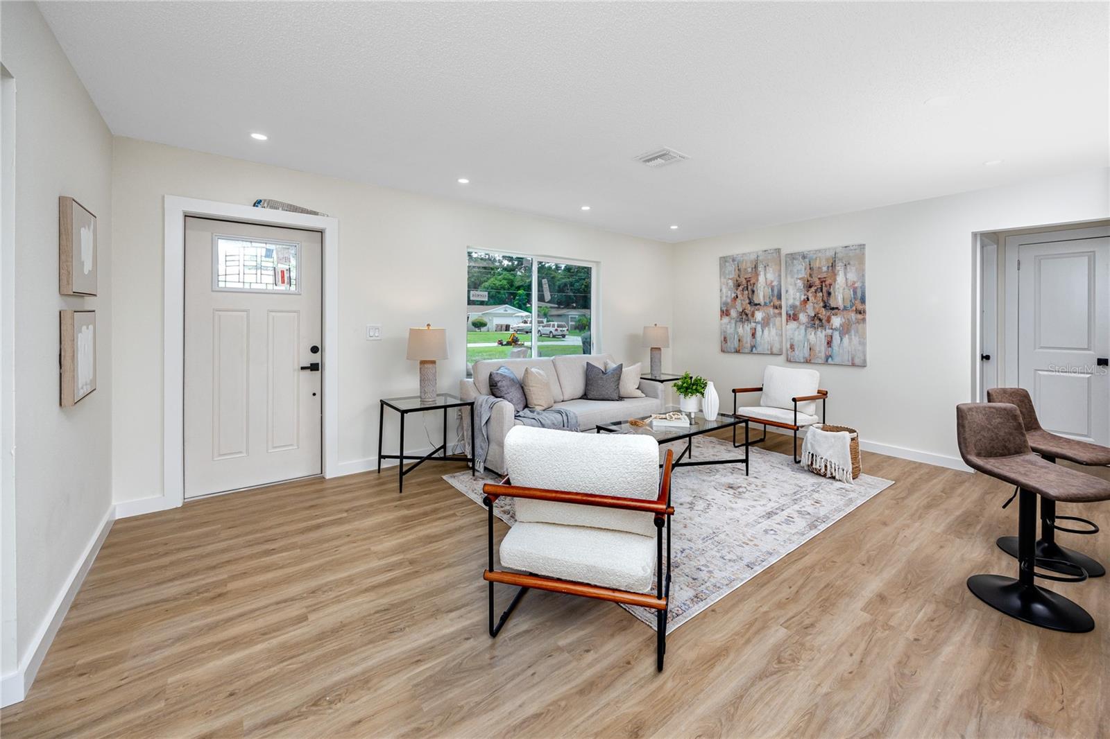 Image 7 of 43 For 2541 Columbus Way S