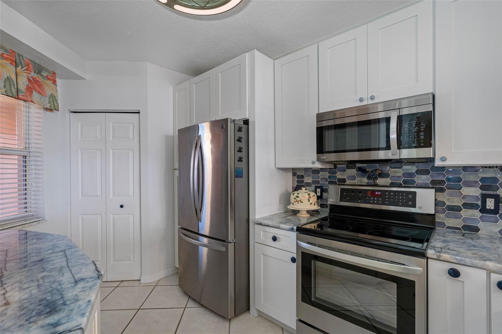 Image 11 of 64 For 16550 Gulf Boulevard 545