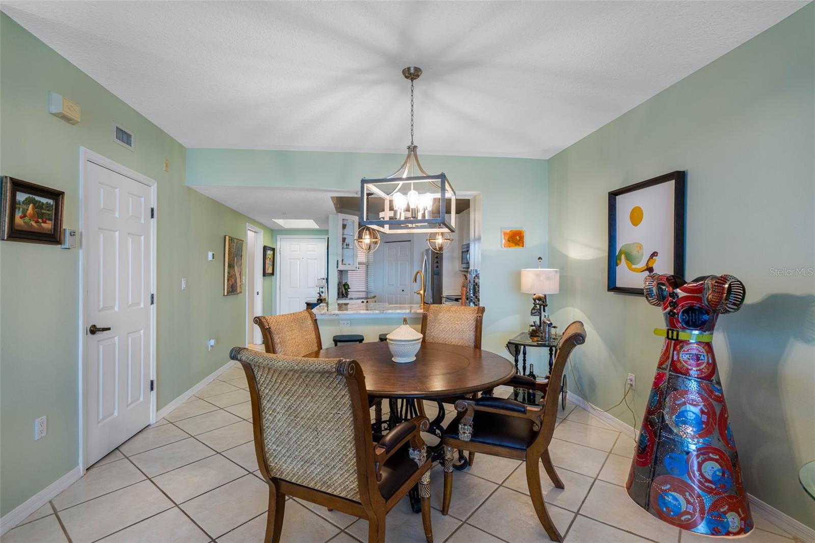 Image 12 of 64 For 16550 Gulf Boulevard 545