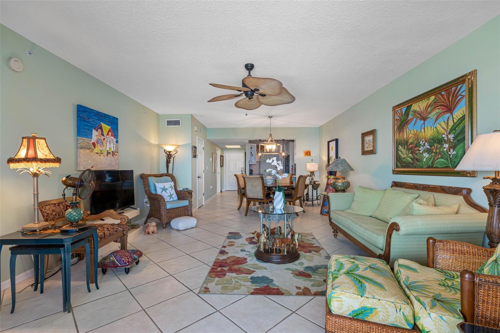Image 17 of 64 For 16550 Gulf Boulevard 545
