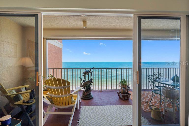 Image 18 of 64 For 16550 Gulf Boulevard 545