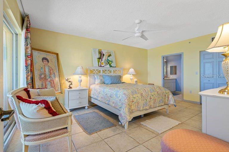 Image 23 of 64 For 16550 Gulf Boulevard 545