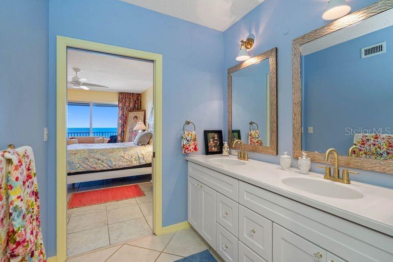 Image 27 of 64 For 16550 Gulf Boulevard 545