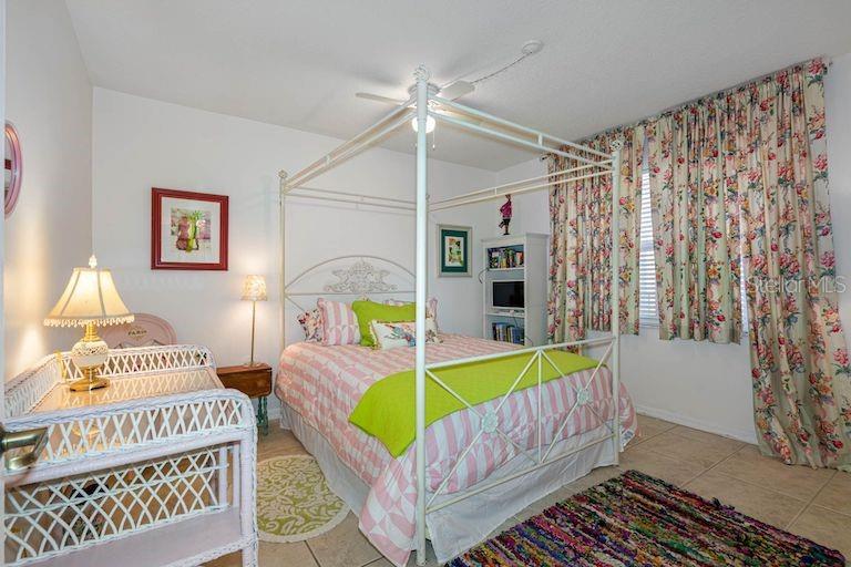 Image 29 of 64 For 16550 Gulf Boulevard 545