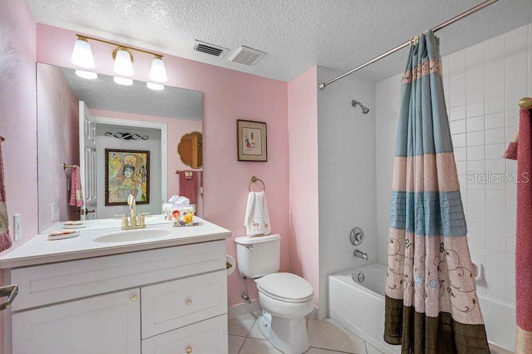 Image 31 of 64 For 16550 Gulf Boulevard 545