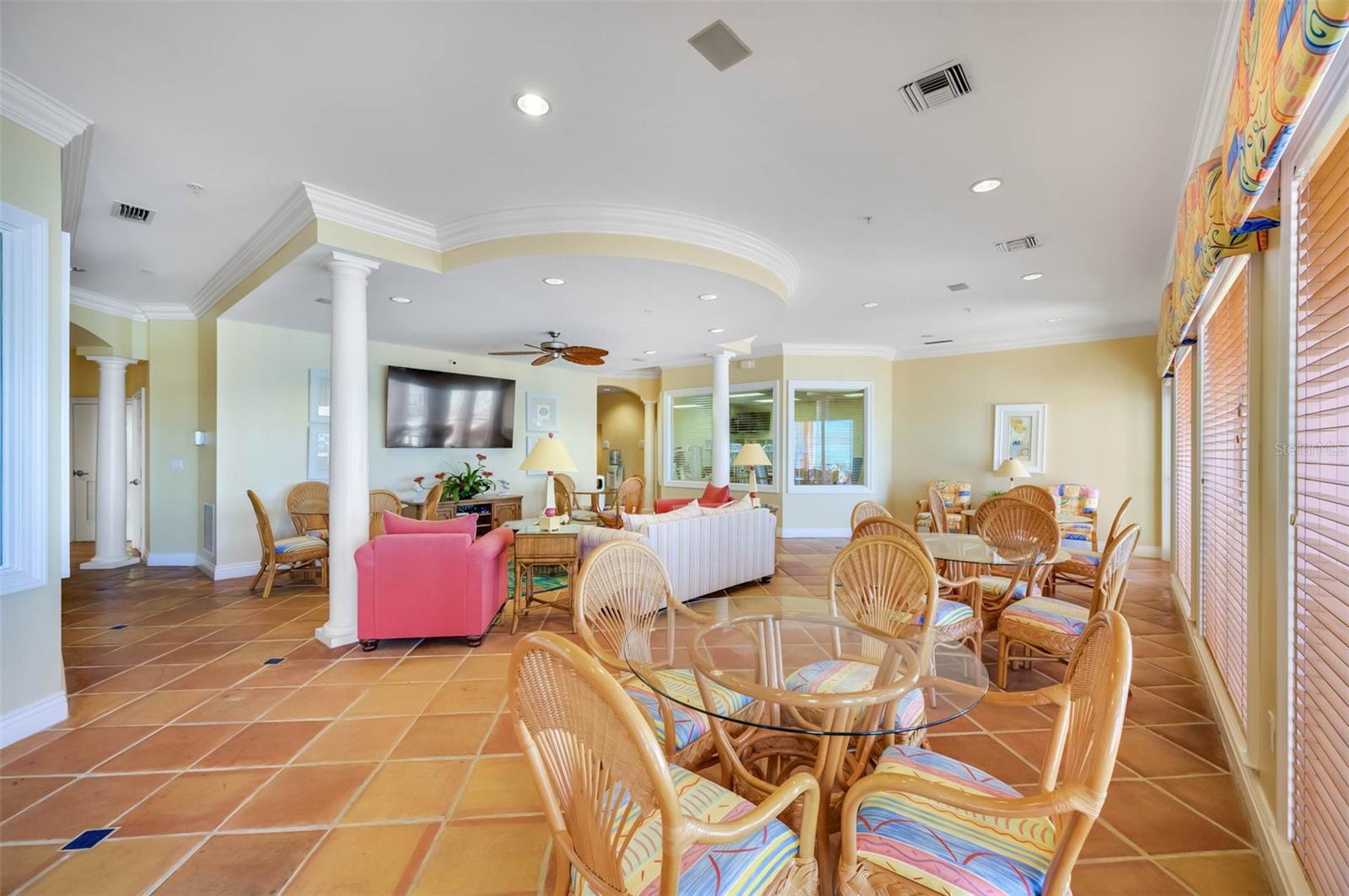Image 54 of 64 For 16550 Gulf Boulevard 545