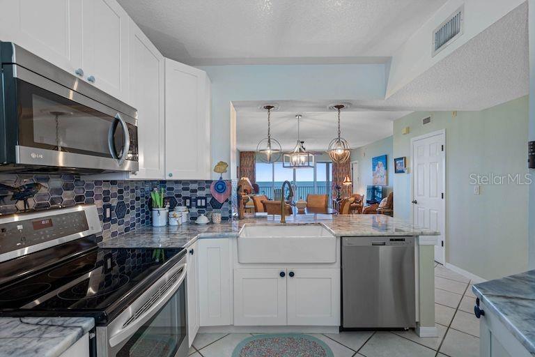 Image 9 of 64 For 16550 Gulf Boulevard 545